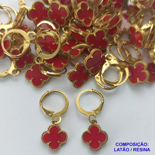 BRINCO NO BRUTO PRONTO PARA O BANHO -  BRINCO ARGOLINHA DE PRESSÃO (TRANQUETA) COM PINGENTE TIPO VAN CLEEF 10MM VERMELHO - COMPOSIÇÃO: LATÃO / RESINA - PESO 1,5GR - BRU9914