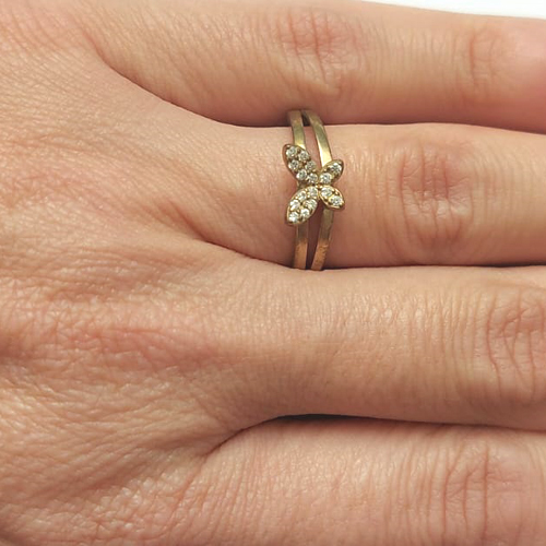 ANEL NO BRUTO PRONTO PARA O BANHO - ANEL COM BORBOLETA CRAVEJADO EM MICROS ZIRCÔNIAS - PESO MEDIO 2,1GR - COMPOSIÇÃO: LATÃO / ZIRCÔNIA - ANEL000330