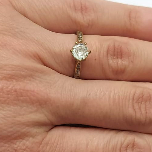 ANEL NO BRUTO PRONTO PARA O BANHO - ANEL COM PEDRA EM ZIRCÔNIA - PESO MEDIO 2GR - COMPOSIÇÃO: LATÃO / ZIRCÔNIA - ANEL000346