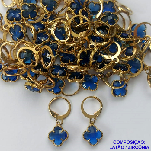 BRINCO NO BRUTO PRONTO PARA O BANHO(CX50) -  BRINCO COM PINGENTE TIPO VAN CLEEF 10MM VIDRO AZUL - ARGOLINHA DE PRESSÃO (TRANQUETA) - PESO 2GR - BRU10030