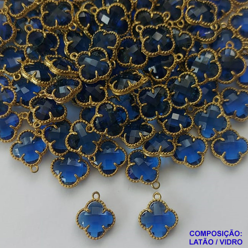 ACESSÓRIO NO BRUTO PRONTO PARA O BANHO - PINGENTE TIPO VAN CLEEF AZUL COM UMA ARGOLINHA - COMPOSIÇÃO: LATÃO / VIDRO - TAMANHO 10MM -  (VENDIDO POR UNIDADE) PESO TOTAL 0,6GR - BRU0001716