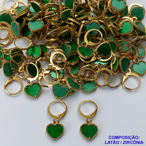 BRINCO NO BRUTO PRONTO PARA O BANHO(CX91) -  BRINCO ARGOLINHA DE PRESSÃO (TRANQUETA) COM PINGENTE TIPO VAN CLEEF CORAÇÃO 10MM VERDE - PESO 1,5GR - BRU10053