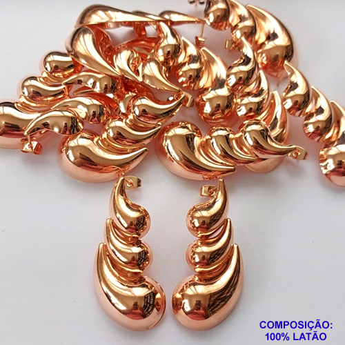 BRINCO NO BRUTO PRONTO PARA O BANHO - BRINCO DE PINO COM 3 GOTAS 19X46MM - COMPOSIÇÃO: 100% LATÃO - PESO TOTAL: 6,7GR - BRU0001749