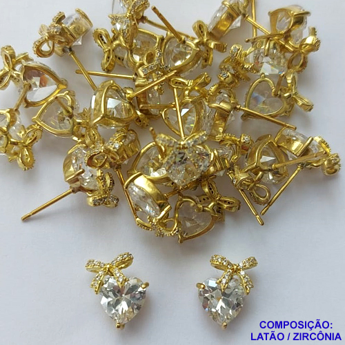 BRINCO NO BRUTO PRONTO PARA O BANHO(CX41) - BRINCO DE PINO CORAÇÃO E LAÇO EM MICRO ZIRCÔNIAS - TAMANHO: 11MM - COMPOSIÇÃO: LATÃO / ZIRCÔNIA- PESO TOTAL: 2,6GR - BRU0001751