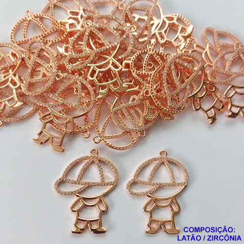 PINGENTE NO BRUTO PRONTO PARA O BANHO( CX09) - PINGENTE MENINO VAZADO CRAVEJADO EM MICRO ZIRCONIAS - COMPOSIÇÃO: LATÃO / ZIRCÔNIA - TAMANHO 30MM -  PESO TOTAL 2,4GR - BRU0001756