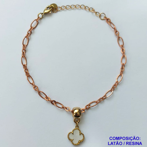 PULSEIRA NO BRUTO PRONTO PARA O BANHO -  PULSEIRA COM PINGENTE TIPO VAN CLEEF 10MM MADRE PÉROLA - TAMANHO 18CM COM EXTENSOR E FECHO LAGOSTA - PESO 2,9GR - COMPOSIÇÃO: LATÃO / RESINA - PENDENTE: ABS - BRU10149