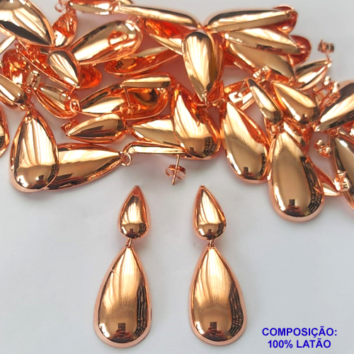 BRINCO NO BRUTO PRONTO PARA O BANHO(CX114) - BRINCO DE PINO COM BASE GOTA 20MM E PINGENTE GOTA 32MM - COMPOSIÇÃO: 100% LATÃO - PESO TOTAL: 6,3GR - BRU0001769