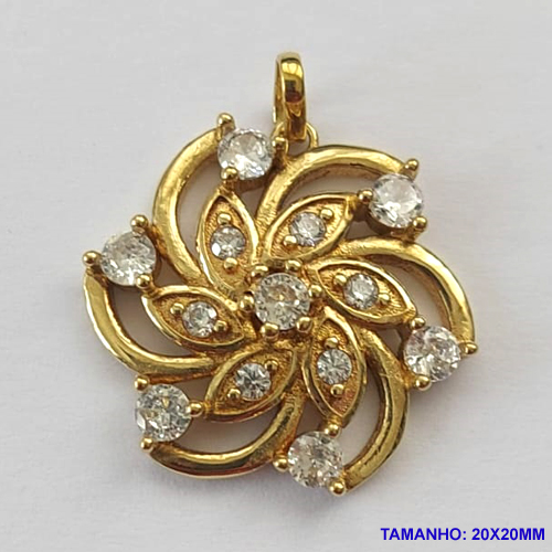PINGENTE NO BRUTO PRONTO PARA O BANHO (CX26) - PINGENTE FLOR VAZADA CRAVEJADA EM MICROS ZIRCÔNIAS CRISTAIS (PX001235) - COMPOSIÇÃO: LATÃO / ZIRCÔNIA - TAMANHO 20X20MM - PESO TOTAL 3,2GR - BRU10276