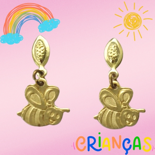 BRINCO NO BRUTO PRONTO PARA O BANHO - BRINCO DE PINO INFANTIL PINGENTE ABELHA 9X10MM (E1265) - PESO TOTAL 0,9GR - COMPOSIÇÃO: 100% LATÃO - BRU10338