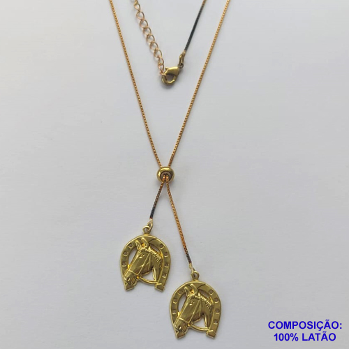 GARGANTILHA NO BRUTO PRONTO PARA O BANHO - COM CORRENTE VENEZIANA DE 45CM + EXTENSOR - " TIPO GRAVATINHA " AJUSTÁVEL - COM DOIS PINGENTES CAVALO COM FERRADURA 15X15MM (2508) - PESO TOTAL 4,8GR - BRU10343