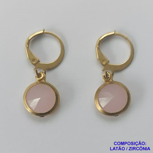 BRINCO NO BRUTO PRONTO BANHO - BRINCO COM PINGENTE EM ZIRCÔNIA ROSA LEITOSA - ARGOLINHA DE PRESSÃO (TRANQUETA) TAMANHO 10X10MM - PESO TOTAL 2,2GR - BRU10482