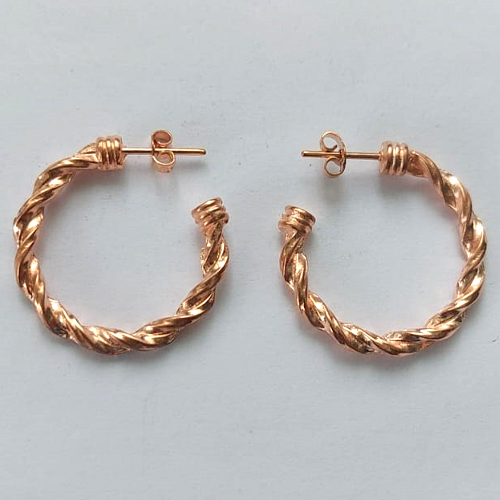 ACESSÓRIO (CRIS) BRINCO NO BRUTO PRONTO PARA O BANHO BRINCO DE ARGOLA  REDONDA TORCIDA - TAMANHO 24MM - PESO TOTAL 3,3GR - BRU10504