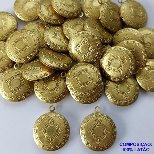 RELICÁRIO NO BRUTO PRONTO PARA O BANHO - RELICÁRIO REDONDO ESTAMPADO - TAMANHO 19X19MM - PESO TOTAL 2,6GR - BRU10567