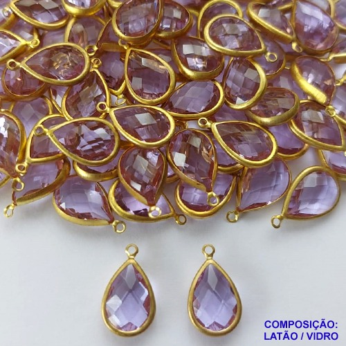 ACESSORIO NO BRUTO PRONTO PARA O BANHO (CX13) - PINGENTE TAMANHO 10X14MM (GOTA)COMPOSIÇÃO 70% LATÃO E 30% VIDRO LILÁS -(VENDA POR UNIDADE) PESO 0.9GR BRU0001960