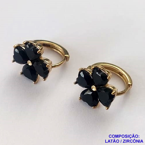 BRINCO NO BRUTO PRONTO BANHO(CX03) - BRINCO FLOR COM ZIRCÔNIAS PRETAS - ARGOLINHA DE PRESSÃO (TRANQUETA) TAMANHO 10X10MM - PESO TOTAL 2,7GR - BRU12250