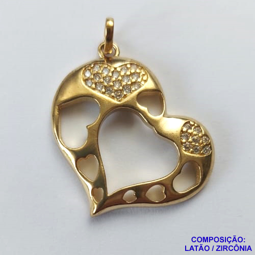 PINGENTE NO BRUTO PRONTO PARA O BANHO (CX27) - PINGENTE CORAÇÃO VAZADO CRAVEJADO EM MICROS ZIRCÔNIAS (PX001624) - COMPOSIÇÃO: LATÃO / ZIRCÔNIA - TAMANHO 21X23MM -  PESO TOTAL 2,8GR - BRU12263