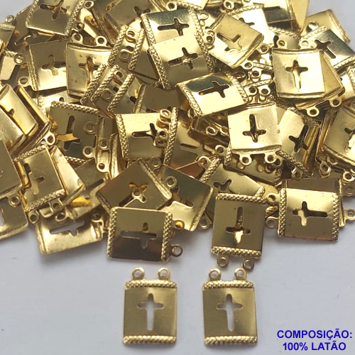 ACESSÓRIO BRUTO PRONTO PARA BANHO(CX72) - PINGENTE RETANGULAR COM CRUCIFIXO VAZADO COM DUAS ARGOLINHAS (2578) - VENDIDO POR UNIDADE - COMPOSIÇÃO: 100% LATÃO - PESO 0,6GR - TAMANHO 8X13MM - BRU0002072