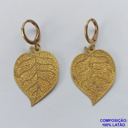 BRINCO NO BRUTO PRONTO PARA O BANHO - BRINCOS ARGOLINHA DE PRESSÃO (TRANQUETA) - PINGENTE EM FOTOCORROSÃO FOLHA (FC0995) - TAMANHO 20x27MM - PESO TOTAL 2,7GR - BRU12561