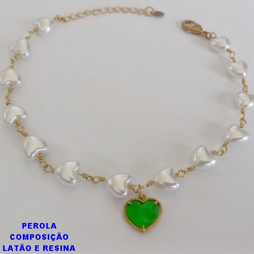 PULSEIRA NO BRUTO PRONTO PARA O BANHO - PULSEIRA TODA EM PÉROLA CORAÇÃO E PINGENTE CORAÇÃO TIPO VAN CLEEF VERDE EM RESINA 10MM - TAMANHO 18CM + EXTENSOR - PESO: 3,8GR - BRU12577