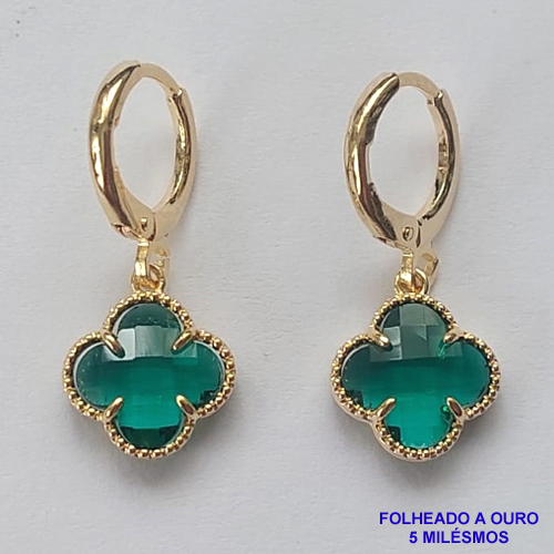 BRINCO FOLHEADO A OURO - BANHADO COM 5 MILÉSIMOS + VERNIZ DIAMOND - BRINCO TIPO VAN CLEEF 10MM VERDE EM VIDRO - OURO036
