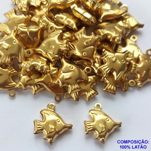 ACESSÓRIO PINGENTE NO BRUTO PRONTO PARA O BANHO (CX38) - PEIXE DUPLO (E0452) - TAMANHO 18X20MM PESO TOTAL 0,7GR - COMPOSIÇÃO: 100% LATÃO - BRU0002097
