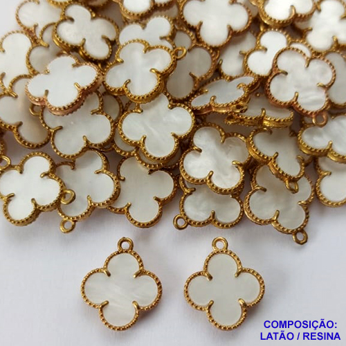 ACESSÓRIO NO BRUTO PRONTO PARA O BANHO - PINGENTE TIPO "VAN CLEEF" MADRE PÉROLA - COM UMA ARGOLINHA - TAMANHO 14MM - PESO 0,8GR - COMPOSIÇÃO: LATÃO / RESINA - (VENDIDA POR UNIDADE) - BRU0002118
