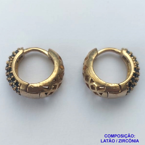 BRINCO NO BRUTO PRONTO BANHO - BRINCO ARGOLA CRAVEJADO EM MICROS ZIRCÔNIAS PRETAS - (TRANQUETA) TAMANHO 14X16MM - LARGURA: 8MM - PESO TOTAL 4.8GR - BRU12672