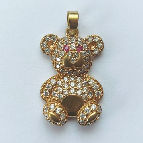 PINGENTE NO BRUTO PRONTO PARA O BANHO(TTUU) (CX03) - PINGENTE URSO CRAVEJADO EM MICROS ZIRCÔNIAS E COM OLHOS VERMELHOS - COMPOSIÇÃO: LATÃO / ZIRCÔNIA  - TAMANHO 15X24MM - PESO TOTAL 3,6GR - BRU12688