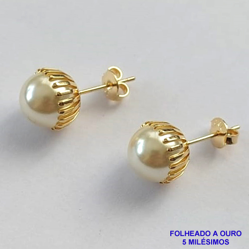 BRINCO FOLHEADO A OURO - BANHADO COM 5 MILÉSIMOS + VERNIZ DIAMOND - BRINCO DE PINO PÉROLA 10MM - OURO048