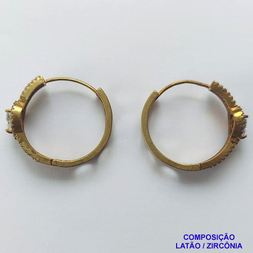 BRINCO NO BRUTO PRONTO BANHO(TTUU)(CX01) - BRINCO ARGOLA CRAVEJADO EM MICROS ZIRCÔNIAS CRISTAIS E ZIRCÔNIA CRISTAL CORAÇÃO - TAMANHO 31MM - LARGURA: 11MM - PESO TOTAL 11,20GR - BRU12728