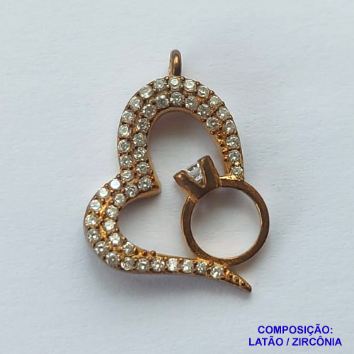PINGENTE  NO BRUTO PRONTO PARA O BANHO (CX08) - PINGENTE CORAÇÃO COM ANEL VAZADO CRAVEJADO EM MICROS ZIRCÔNIAS - COMPOSIÇÃO: LATÃO / ZIRCÔNIA - TAMANHO 14X18MM - PESO TOTAL 1,9GR - BRU12754