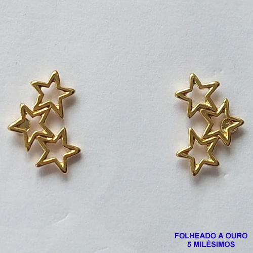 BRINCO FOLHEADO A OURO - BANHADO COM 5 MILÉSIMOS + VERNIZ DIAMOND - BRINCO DE PINO COM 3 ESTRELAS VAZADAS 9X14MM - OURO051