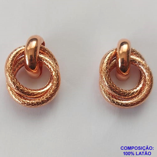 BRINCO NO BRUTO PRONTO PARA O BANHO - BRINCO DE PINO COM ARGOLAS ENTRELAÇADAS - COMPOSIÇÃO: 100% LATÃO - TAMANHO 28MM - PESO TOTAL 7,4GR - BRU12765