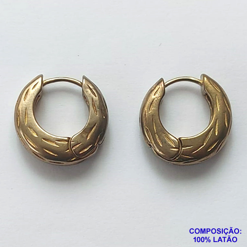 BRINCO NO BRUTO PRONTO PARA O BANHO(CX124) - BRINCO ARGOLA (TRANQUETA) - TAMANHO 15MM LARGURA 5MM - PESO TOTAL 5,4GR - COMPOSIÇÃO: 100% LATÃO - BRU12775
