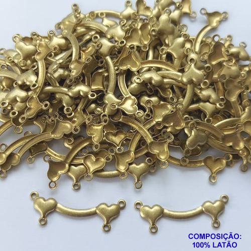 ACESSÓRIO NO BRUTO PRONTO PARA O BANHO (CX25) - CANGA DUPLA COM DOIS CORAÇÕES 29MM (V3610) - PESO 0.6GR - COMPOSIÇÃO: 100% LATÃO - BRU0002260