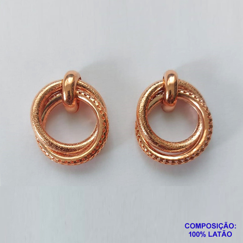 BRINCO NO BRUTO PRONTO PARA O BANHO - BRINCO DE PINO COM 2 ARGOLAS  UMA LISA E OUTRA VAZADA - COMPOSIÇÃO: 100% LATÃO - TAMANHO 32MM - PESO TOTAL 10GR - BRU12872