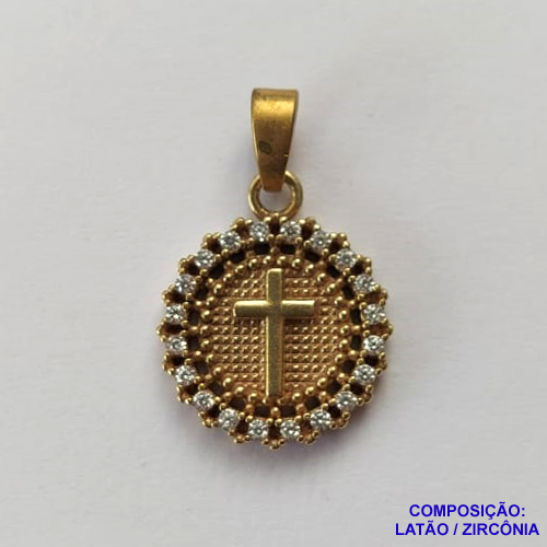PINGENTE NO BRUTO PRONTO PARA O BANHO (CX36) - PINGENTE REDONDO CRUCIFIXO CRAVEJADO COM MICRO ZIRCÔNIAS - COMPOSIÇÃO: LATÃO / ZIRCÔNIA - TAMANHO 13MM - PESO TOTAL 1,2GR - BRU13010