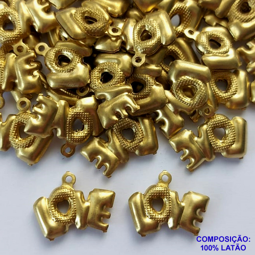 ACESSÓRIO NO BRUTO PRONTO PARA O BANHO (CX37) - ACESSÓRIO PALAVRA LOVE DUPLA 13X21MM (E1131) - PESO: 1,1GR - COMPOSIÇÃO: 100% LATÃO - BRU0002379