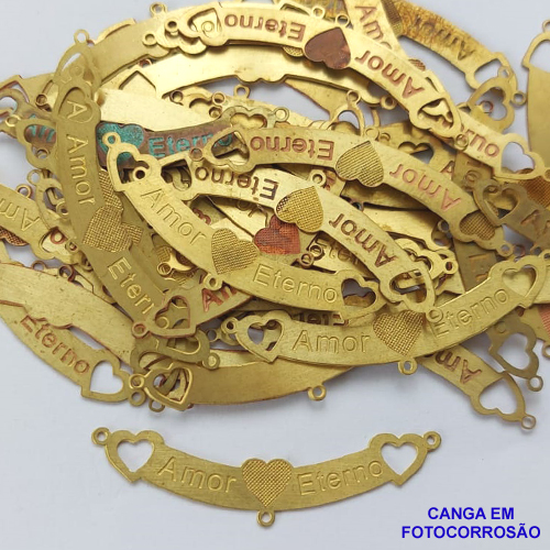 CANGA NO BRUTO PRONTO PARA O BANHO (CX36) - CANGA EM FOTOCORROSÃO AMOR ETERNO COM DOIS CORAÇÕES E UMA ARGOLINHA 10X51MM - 0,3GR  - PEÇA VENDIDA POR UNIDADE - BRU0002413