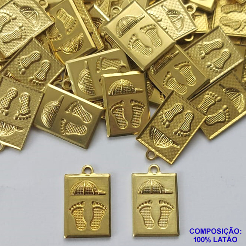 ACESSÓRIO NO BRUTO PRONTO PARA O BANHO (CX44) - (2892) PINGENTE BONÉ E PEZINHOS 14MM - PESO TOTAL 1GR - COMPOSIÇÃO: 100% LATÃO - BRU0002479