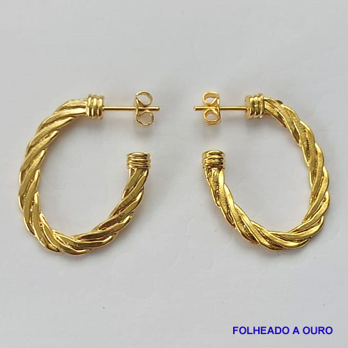BRINCO FOLHEADO A OURO - BANHADO COM 5 MILÉSIMOS + VERNIZ DIAMOND - (ARD6514) BRINCO ARGOLA TORCIDA 1X27MM - OURO061