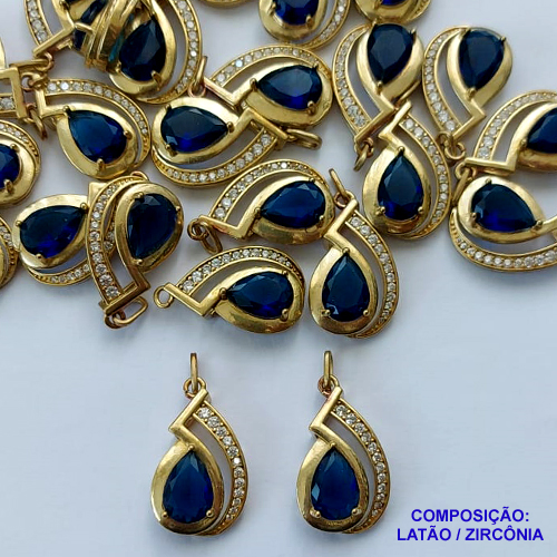 PINGENTE NO BRUTO PRONTO PARA O BANHO(CX43) - (PX002770 C001) PINGENTE CRAVEJADO EM MICROS ZIRCÔNIAS CRISTAIS E ZIRCÔNIA AZUL 12X22MM - COMPOSIÇÃO: LATÃO / ZIRCÔNIA - PESO TOTAL 2,3GR - BRU13144