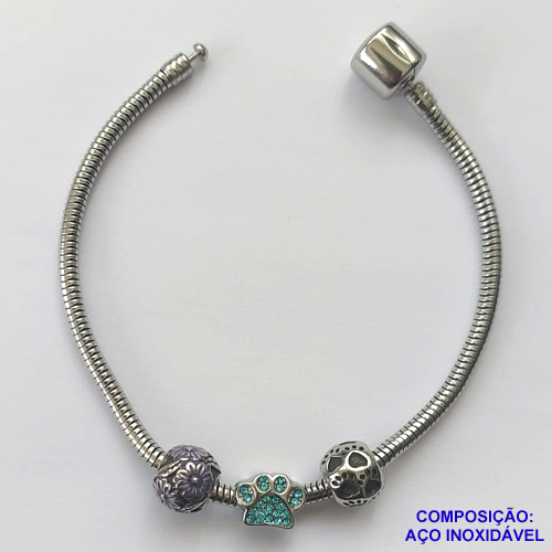 PULSEIRA EM AÇO INOXIDÁVEL(CX35)- PULSEIRA TIPO PANDORA COM FECHO REDONDO E COM DOIS BERLOQUES REDONDOS E UM BERLOQUE PATINHA AZUL - TAMANHO 20CM - COMPOSIÇÃO: AÇO INOXIDÁVEL - AÇO1149
