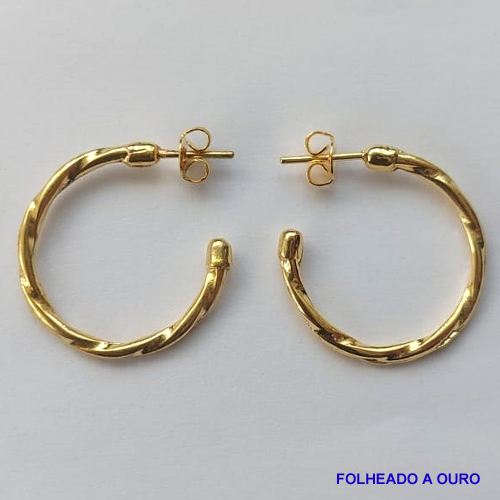 BRINCO FOLHEADO A OURO - BANHADO COM 5 MILÉSIMOS + VERNIZ DIAMOND - (ARD6510) BRINCO DE ARGOLA TORCIDA 22MM - OURO075
