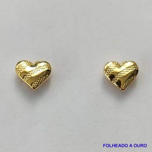 BRINCO FOLHEADO A OURO - BANHADO COM 5 MILÉSIMOS + VERNIZ DIAMOND - (BRJ2888) BRINCO DE PINO COM CORAÇÃO 7MM - OURO081