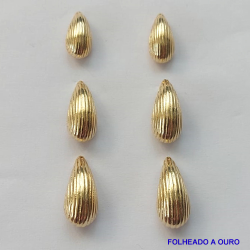 BRINCO FOLHEADO A OURO - BANHADO COM 5 MILÉSIMOS + VERNIZ DIAMOND - (BRT082D) BRINCO DE TRIO FORMATO CONCHA 13/15/18MM - OURO084