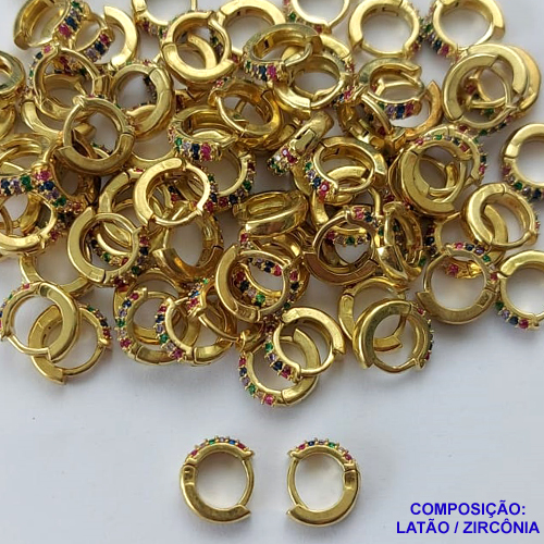 BRINCO NO BRUTO PRONTO PARA O BANHO(CX46) - BRINCO ARGOLA CRAVEJADO COM 2 FILEIRAS EM MICRO ZIRCÔNIAS COLORIDAS - TAMANHO: 9MM - PESO 1,4GR - BRU13215