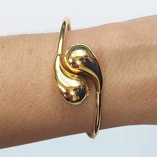 PULSEIRA (BRACELETE) EM AÇO INOXIDÁVEL(CX55) - BRACELETE DOURADO TIPO GOTA - COMPOSIÇÃO: AÇO INOXIDÁVEL - GARANTIA: 06 MESES - ACO1198