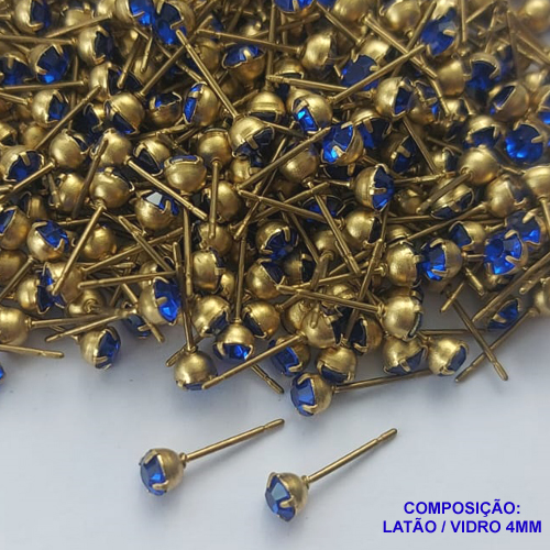 ACESSÓRIO NO BRUTO PRONTO PARA O BANHO(CX82) - BRINCO DE PINO REDONDO 4MM AZUL - PESO: 0,4GR - COMPOSIÇÃO: LATÃO / VIDRO - BRU0002583