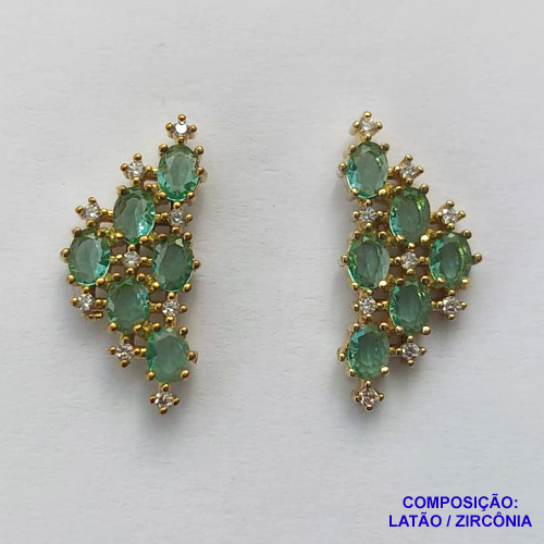 BRINCO NO BRUTO PRONTO PARA O BANHO(CX77) - (BX001257 C037) BRINCO DE PINO CRAVEJADO EM MICROS ZIRCÔNIAS CRISTAIS E ZIRCÔNIAS VERDES 10X22MM - COMPOSIÇÃO: 100% LATÃO - PESO TOTAL 2,8GR - BRU13366